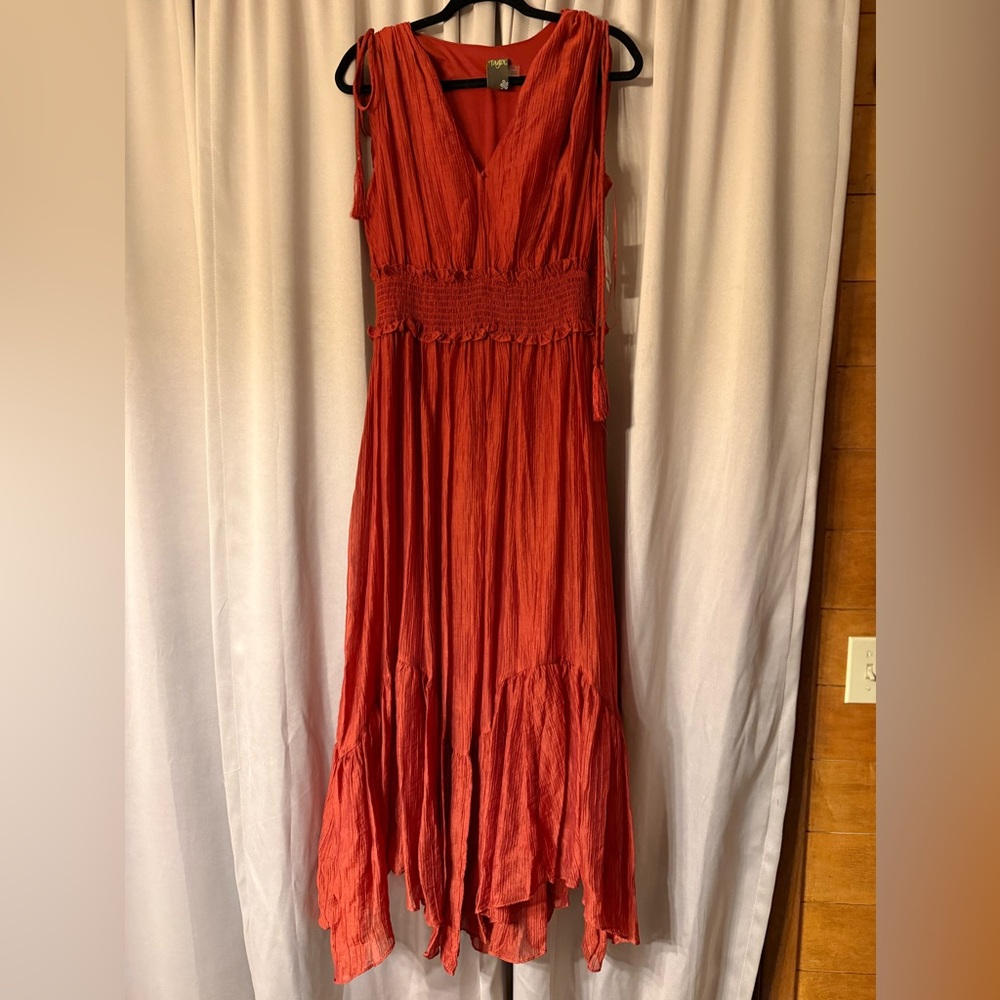 Chic Rust Sleeveless Maxi Dress